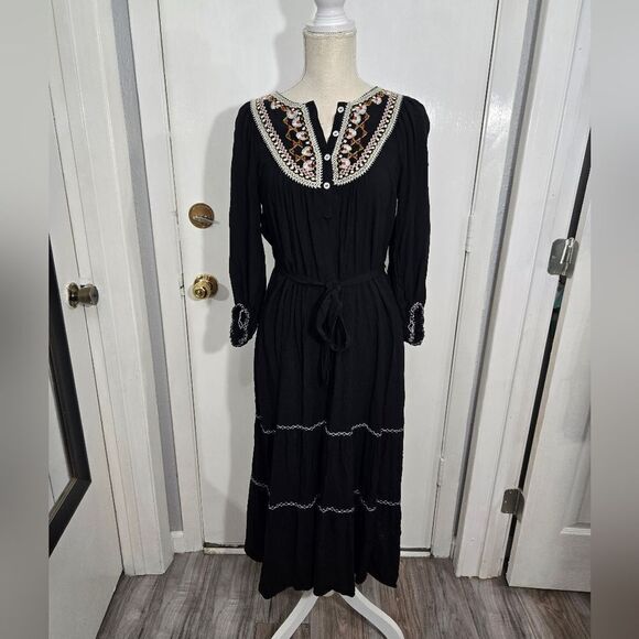 Max studio black embroidered midi belted dress sz small - Picture 4 of 14